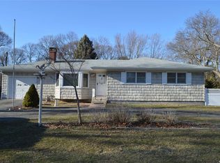 63 Ridgedale Ave, Farmingville, NY 11738