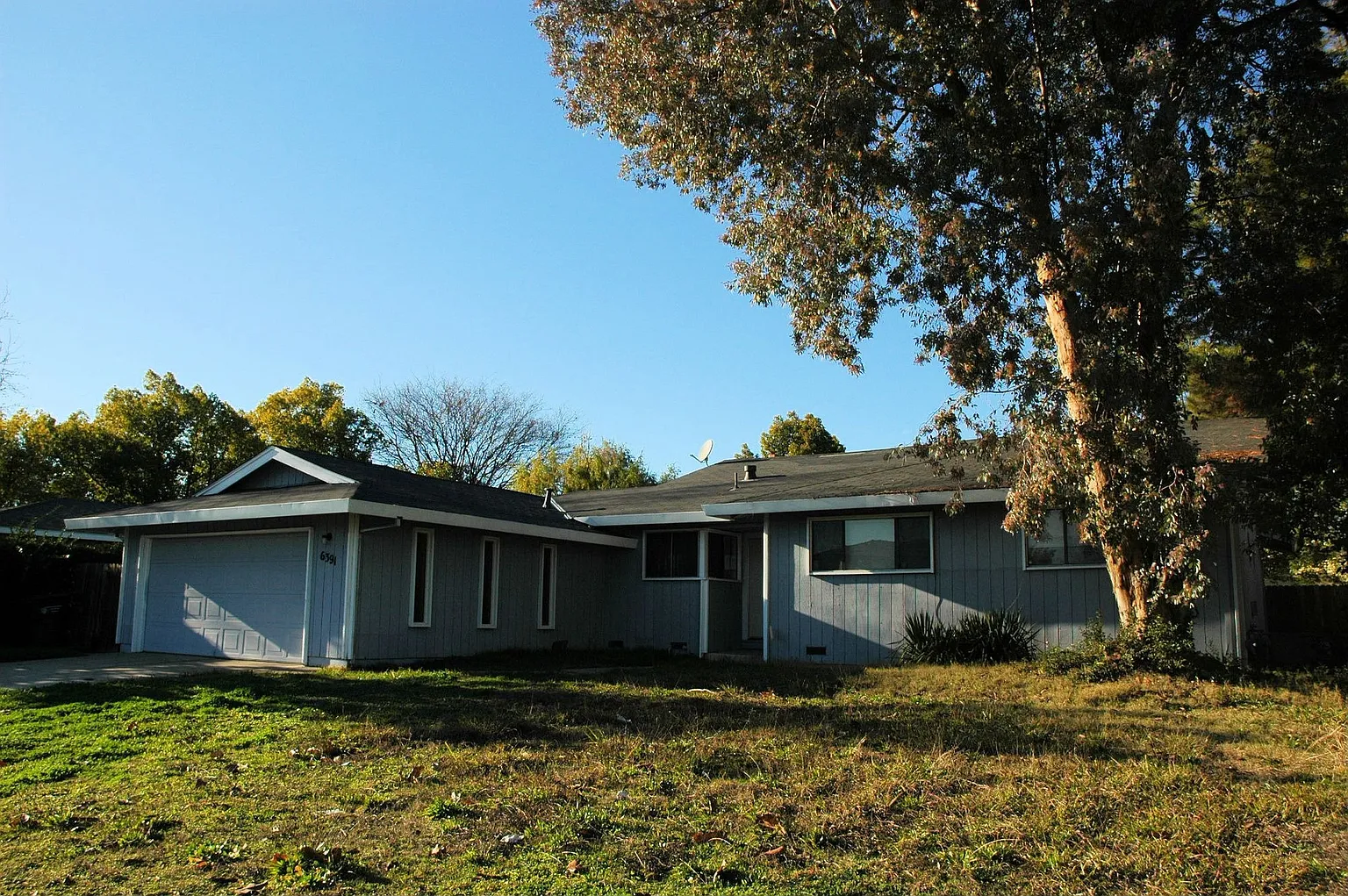 6391 Valley Hi Dr photo 1