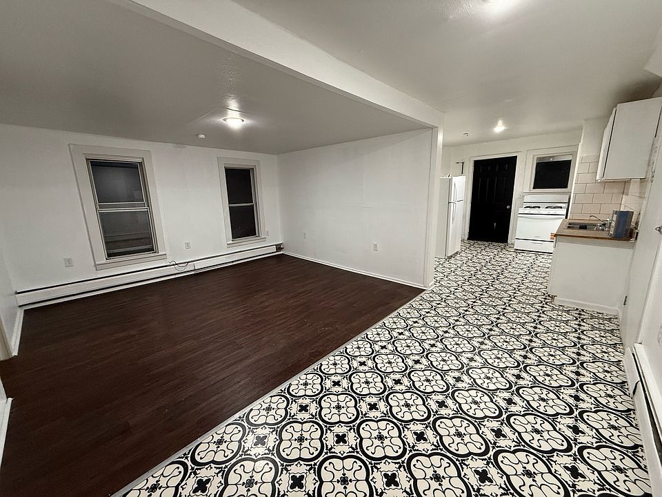 1st image of 657 Olive St #2