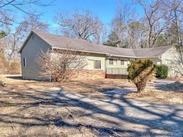 192 W 5th St, Howell, NJ 07731