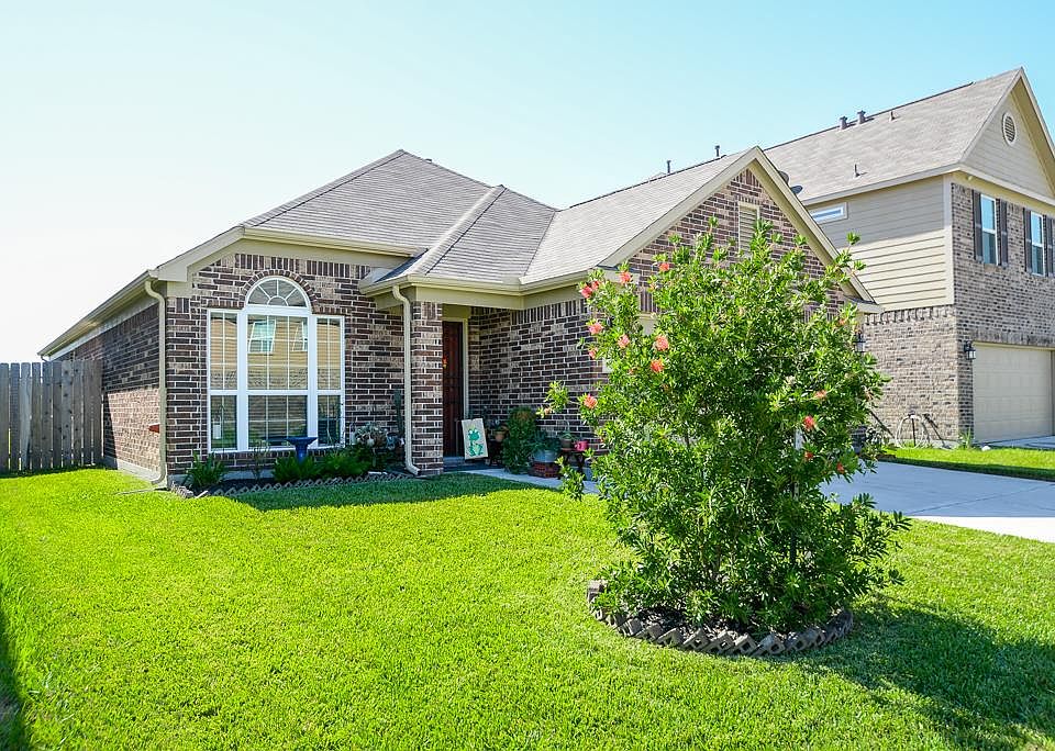 1st image of 1115 Kaliste Meadow Dr