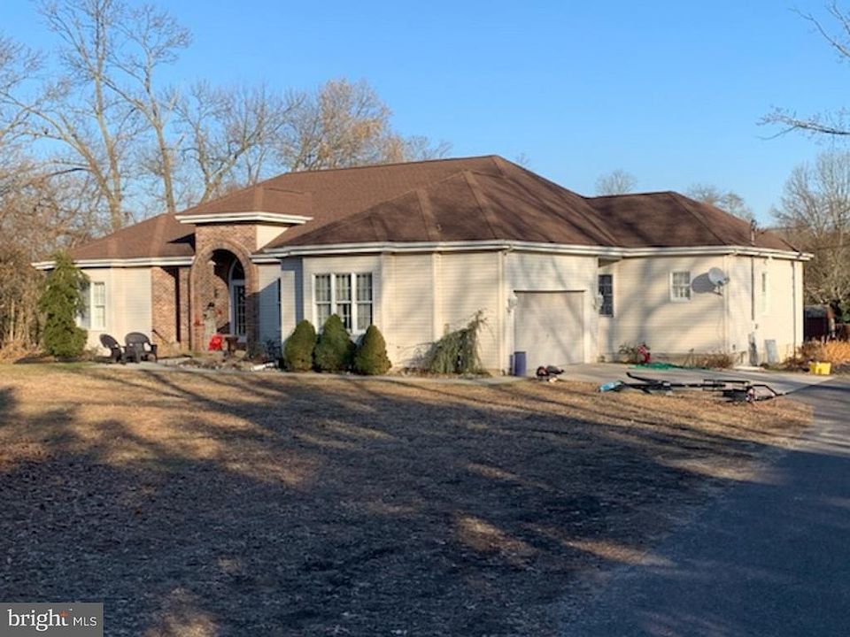 2nd image of 411 Barnsboro Rd