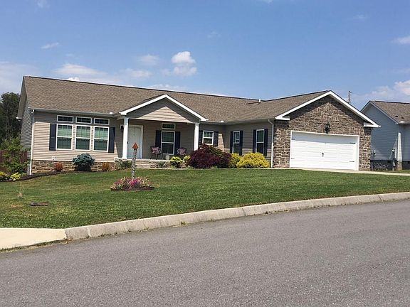 2nd image of 1467 Stonebrook Ln