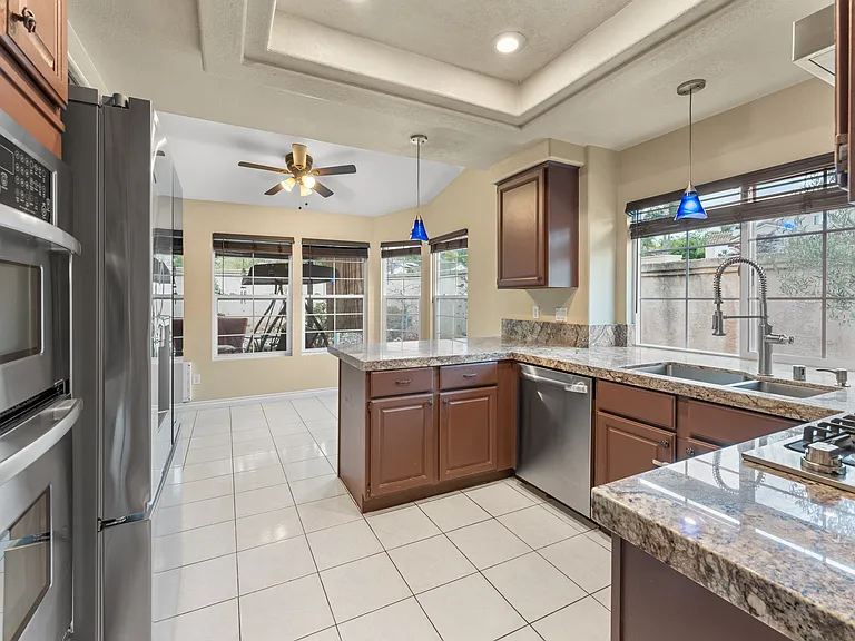 1326 Linsay Pl — Photo 11