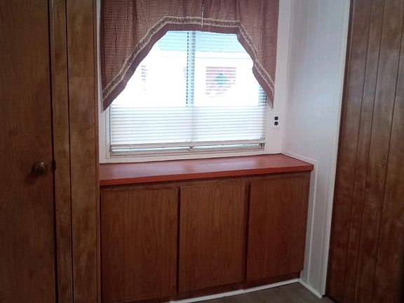 5th image of 18 Highland Hills Dr