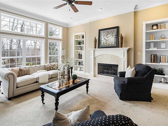 5th image of 543 Woodcliff Heights Dr