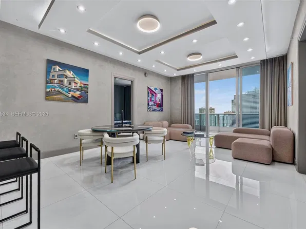 200 Biscayne Boulevard Way APT 5010, Miami, FL 33131