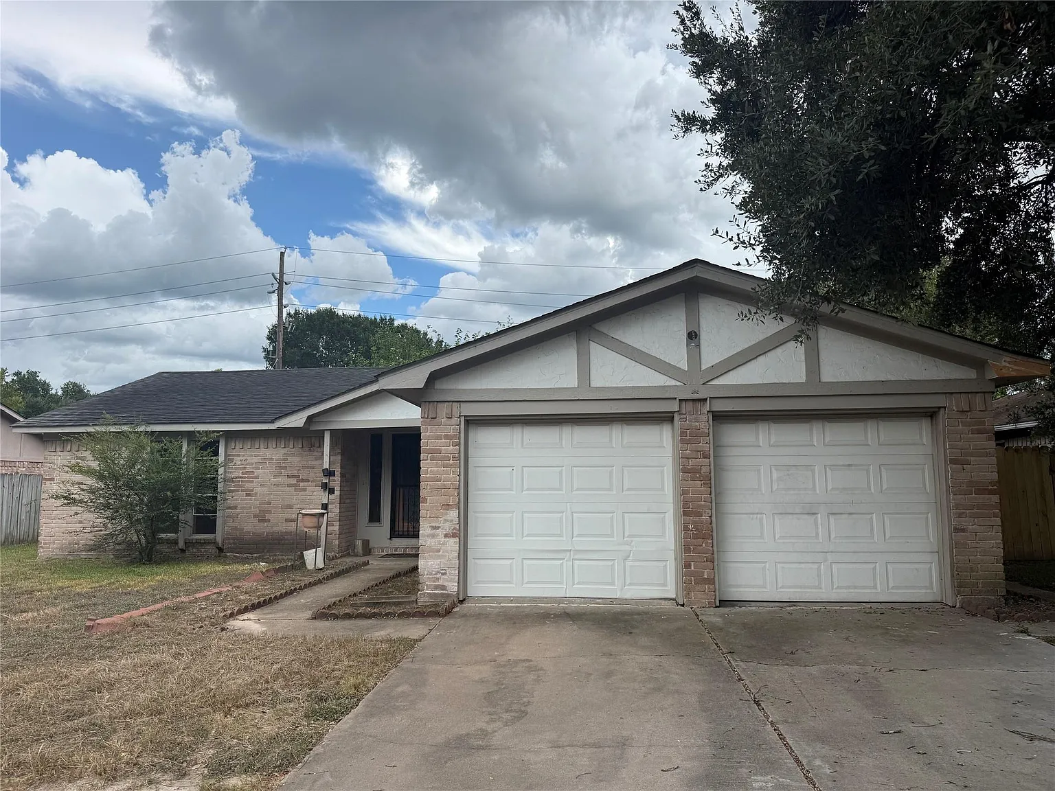 4 bed, 2.0 bath, 2006 sqft, $2,450 — Photo 2