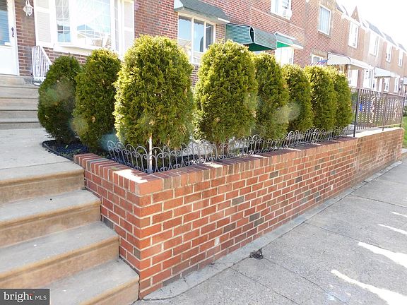 2nd image of 4546 Oakmont St