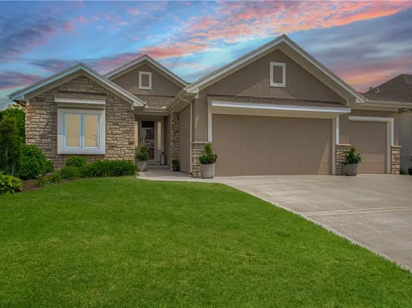 17227 S Allman Rd, Olathe, KS 66062