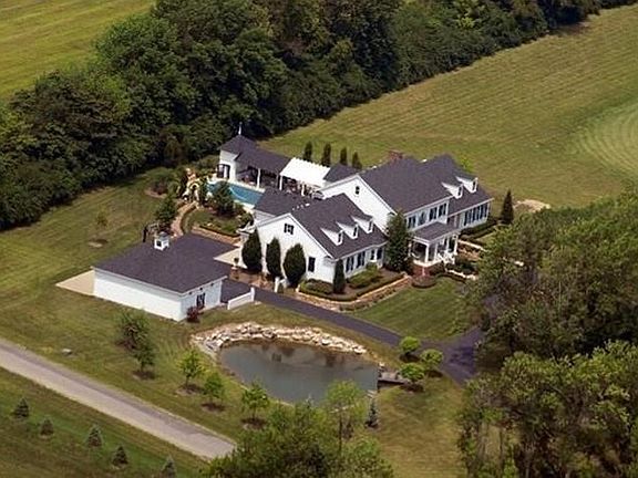 3rd image of 4400 Willow Creek Cir