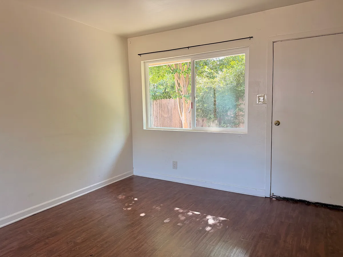 Building Photo - 2211 19th Ave #C