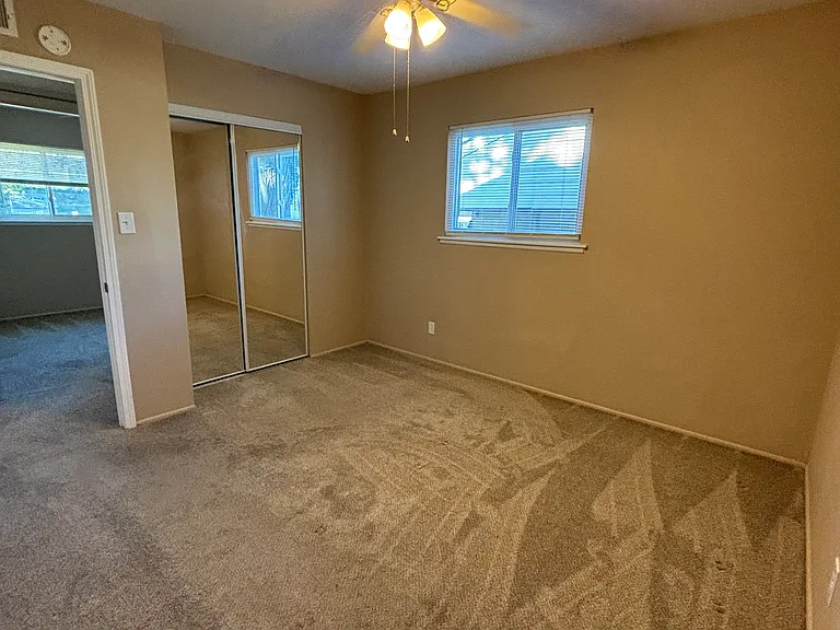 852 Weedel Dr — Photo 7