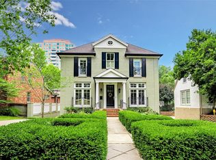 8104 University Dr, Saint Louis, MO