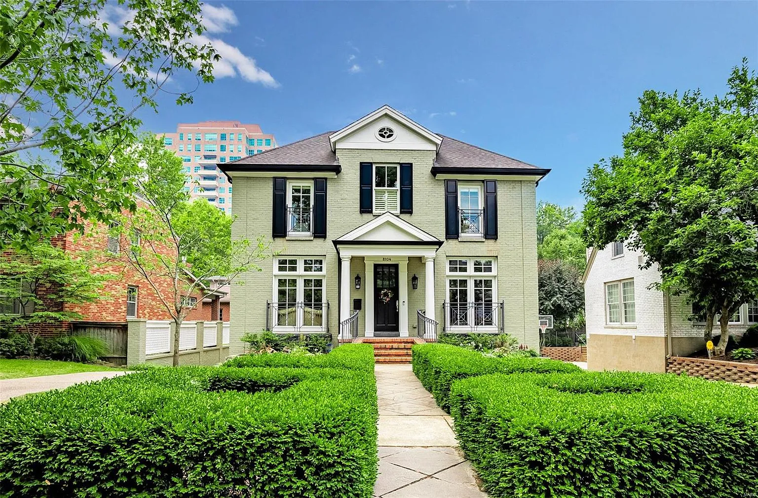 8104 University Dr photo 1
