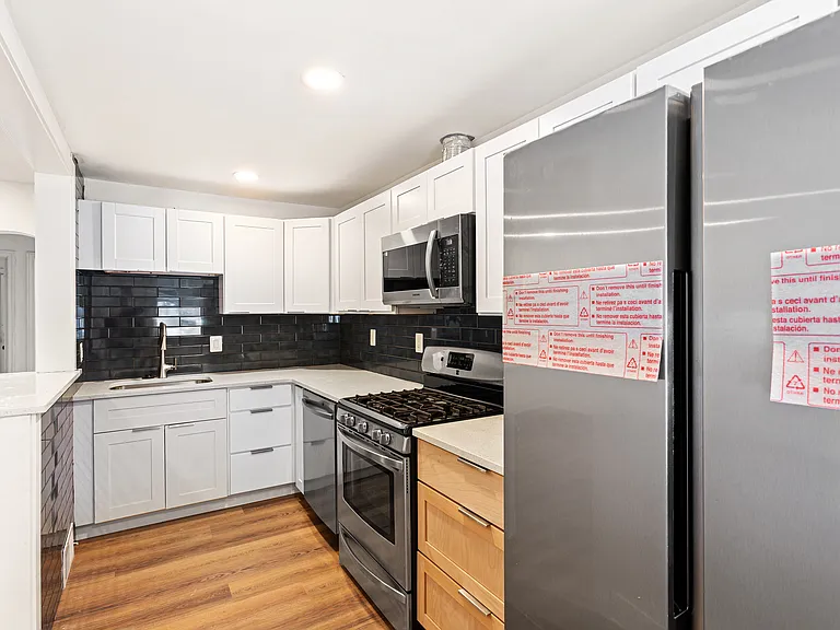 2405 S 57th St — Photo 3