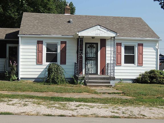 2nd image of 820 Woodland Dr