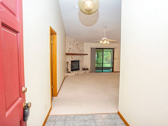 4th image of 3732 Arrowhead Dr