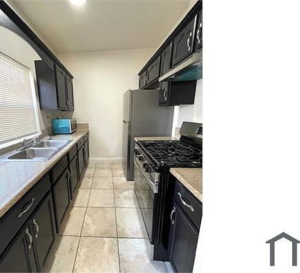 2nd image of 719 W 47th St