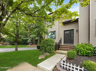 4 Belaire Ct #4, Old Bridge, NJ 08857