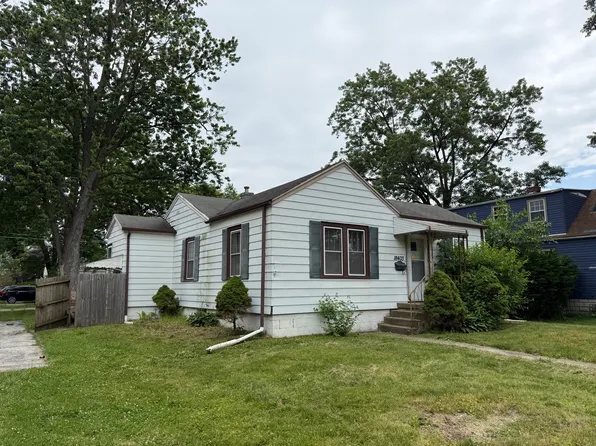 18403 Oakwood Ave, Lansing, IL 60438