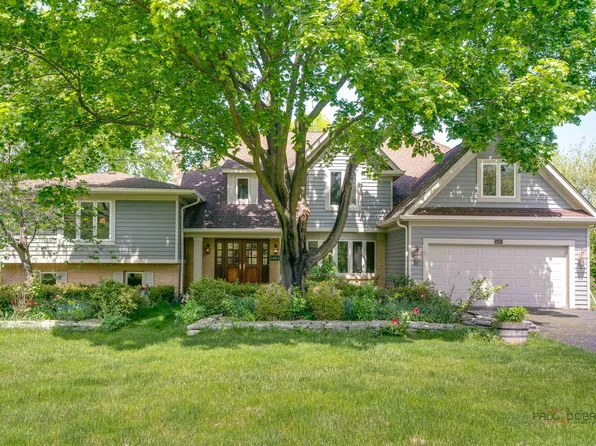 1460 Margate Ln, Libertyville, IL 60048