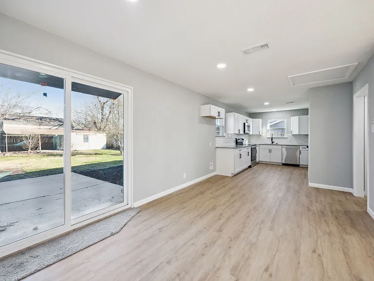 5124 Laurel Ln — Photo 9