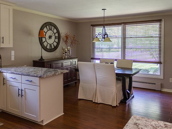 2nd image of 271 Knollwood Dr
