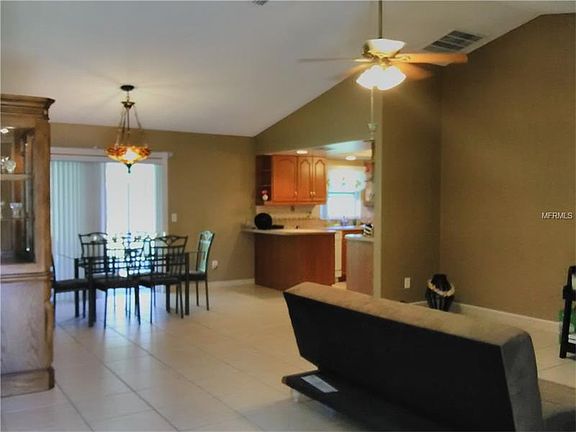 4th image of 791 E Birchwood Cir