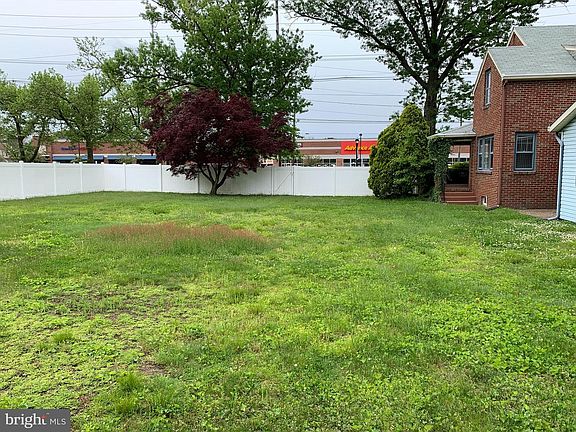 4th image of 300 S Black Horse Pike