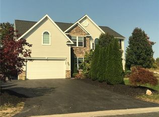 102 Woodgreen Dr, Pittsford, NY 14534