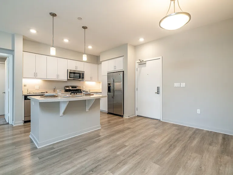 Metro Gateway Apartment Homes — Photo 16