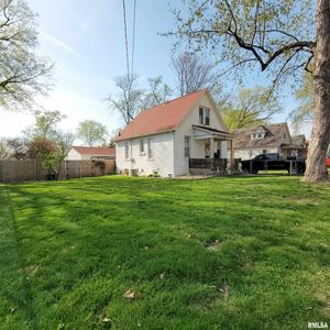 1221 S 3rd St, Pekin, IL, 61554