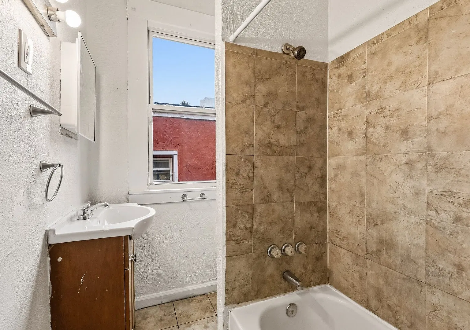 1507-1519 Coal Street — Photo 3