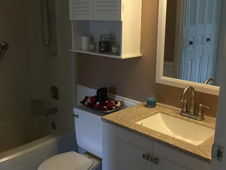 348 Scott Ln — Photo 8