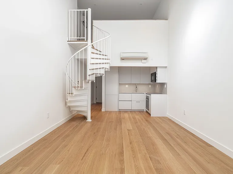 321 E 22nd St #6M — Photo 5