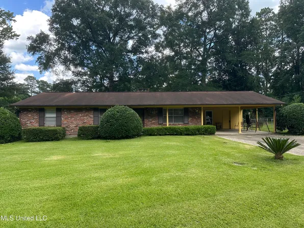 32 Cherokee Rd, Hattiesburg, MS 39402