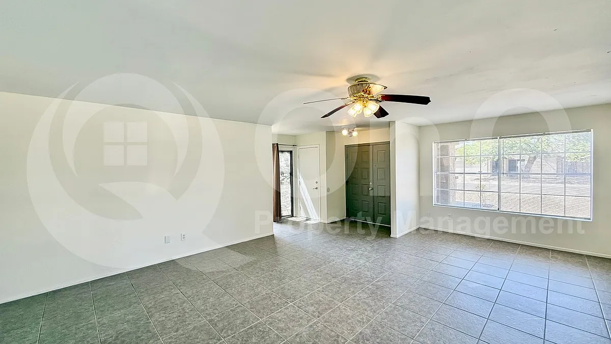 3 bed, 2.0 bath, 1763 sqft, $2,099 — Photo 3