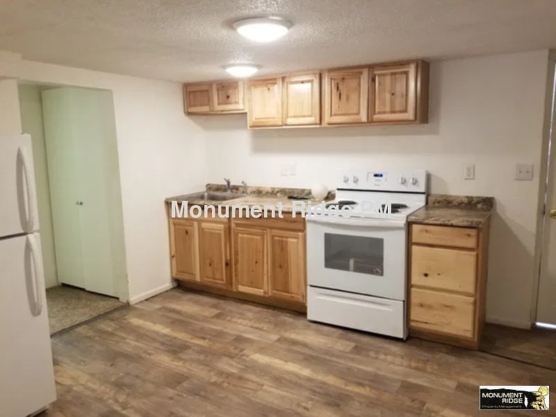1 bed, 1036 sqft, $995 — Photo 2