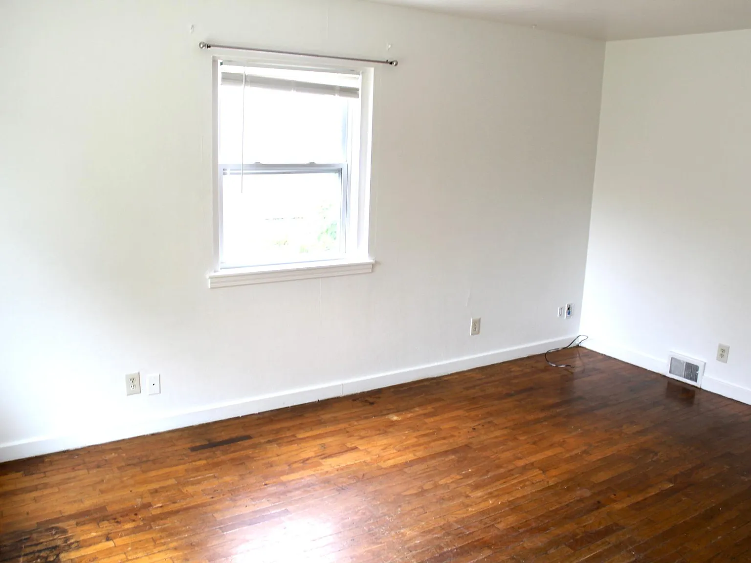 4 bed, 1246 sqft, $2,700 — Photo 1