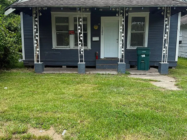 1380 Live Oak Ave — Photo 1