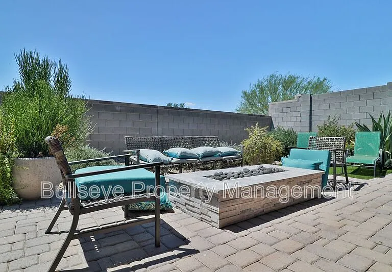 2152 N 141st Ave — Photo 40