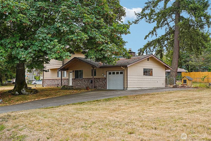 3rd image of 20601 Church Lake Drive E