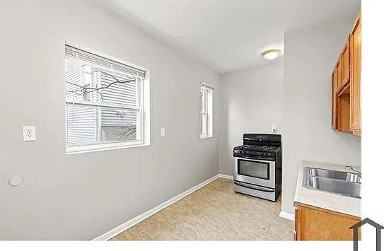 7149 S Woodlawn Ave #1 — Photo 5