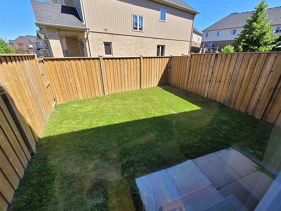5th image of 78 Pettitt Dr