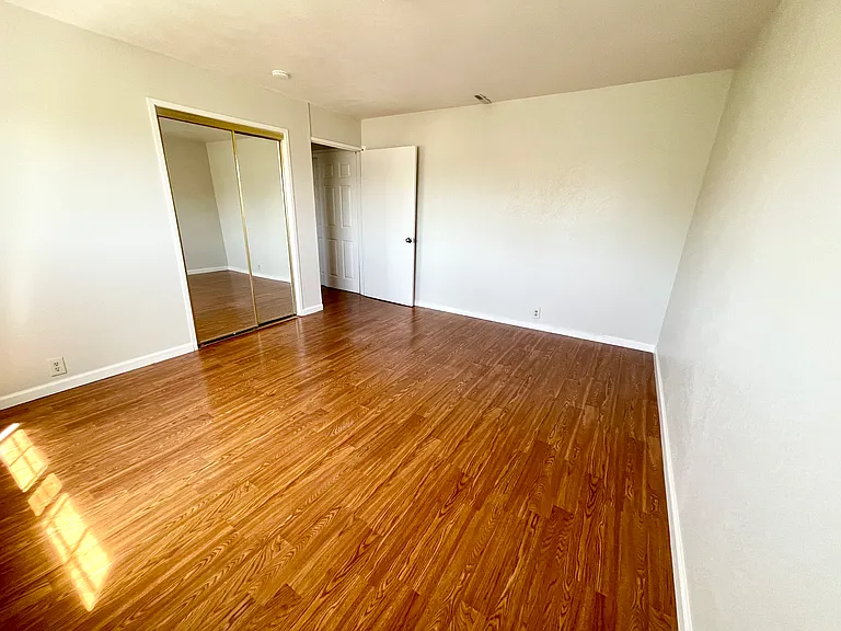 225 4th Ave #2 — Photo 10
