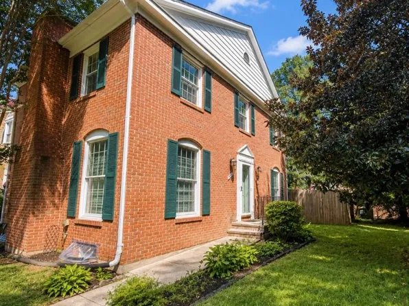 7026 Leebrad St, Springfield, VA 22151
