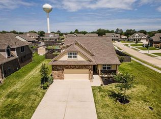 11915 Mulberry Dr, Mont Belvieu, TX 77535