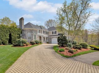 17 Sanderson Rd, Lexington, MA 02420