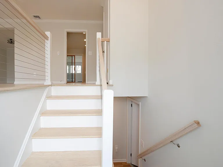 43 Spruce Ave — Photo 7